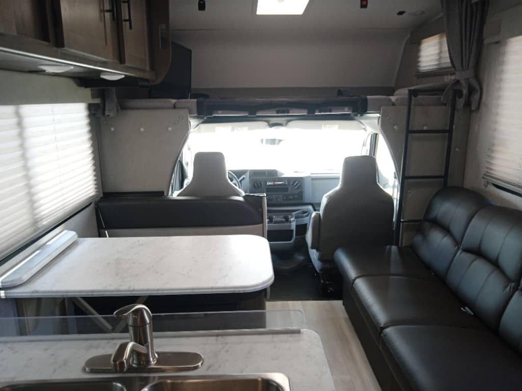 2022 Coachmen 2022 Coachmen Leprechaun - thumbnail 6