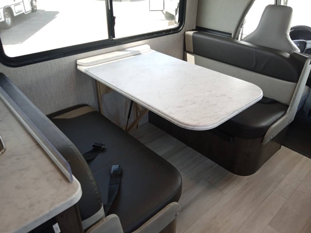 2022 Coachmen 2022 Coachmen Leprechaun - thumbnail 12