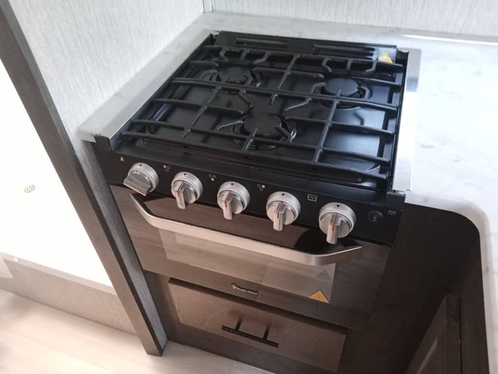 2022 Coachmen 2022 Coachmen Leprechaun - thumbnail 15