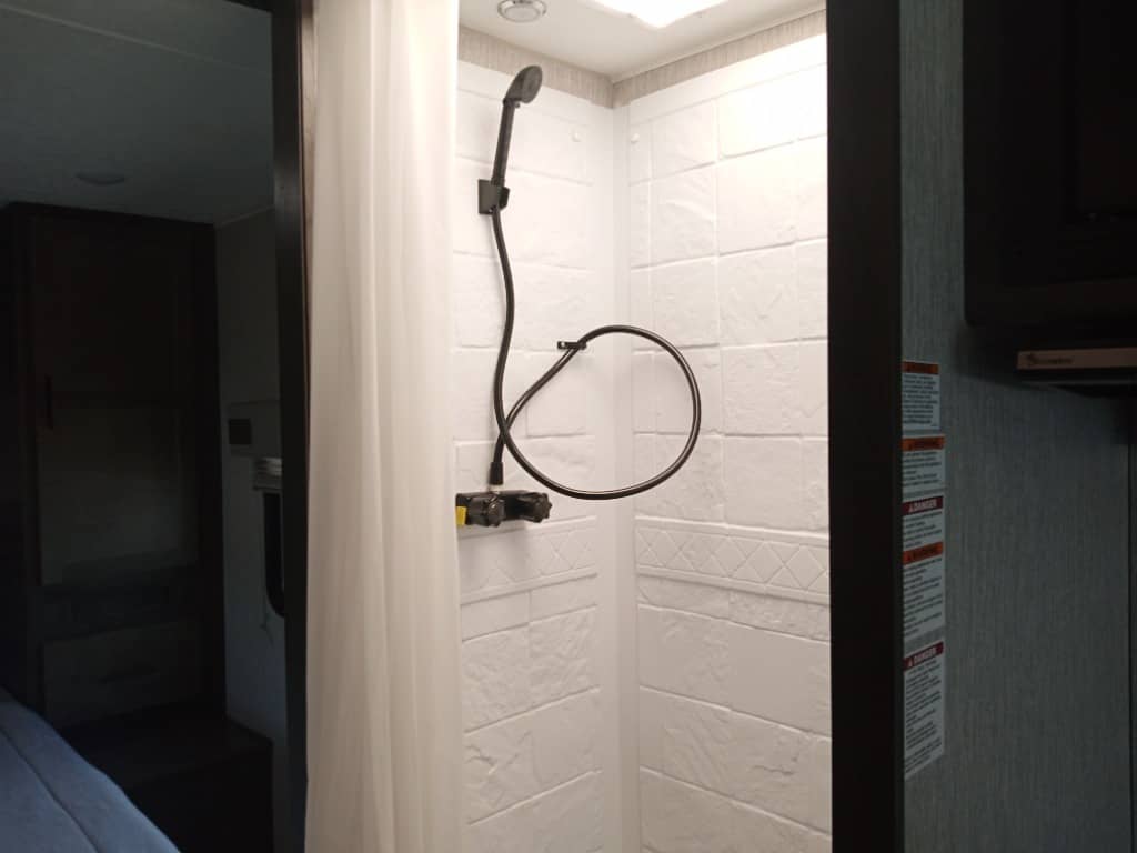 2022 Coachmen 2022 Coachmen Leprechaun - thumbnail 18