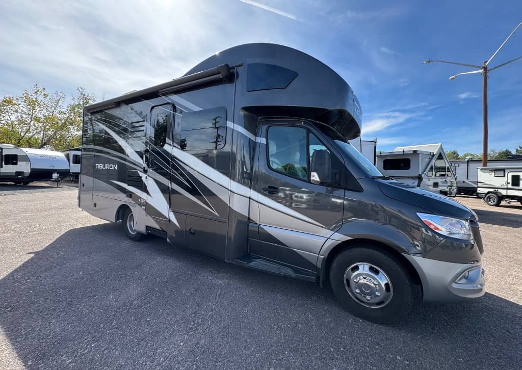 2022 Thor Motor Coach 2022 Thor Motor Coach Tiburon - thumbnail 1