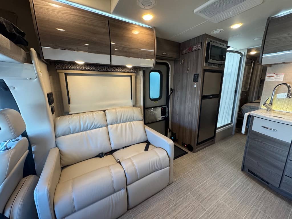 2022 Thor Motor Coach 2022 Thor Motor Coach Tiburon - thumbnail 8