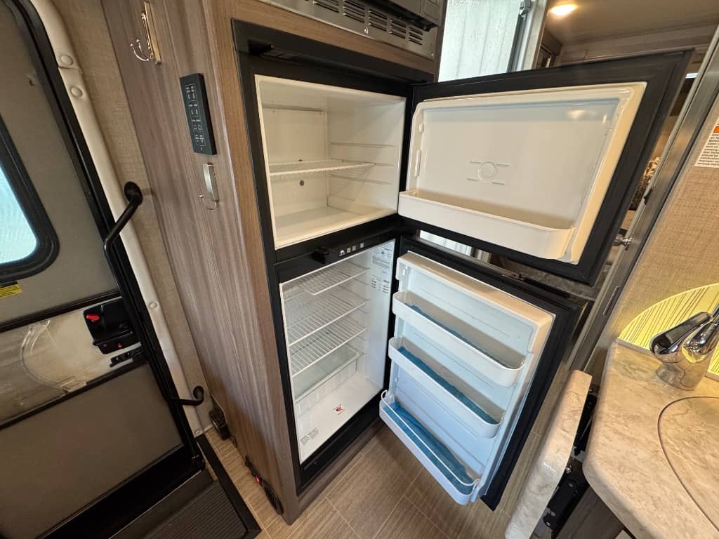 2022 Thor Motor Coach 2022 Thor Motor Coach Tiburon - thumbnail 11