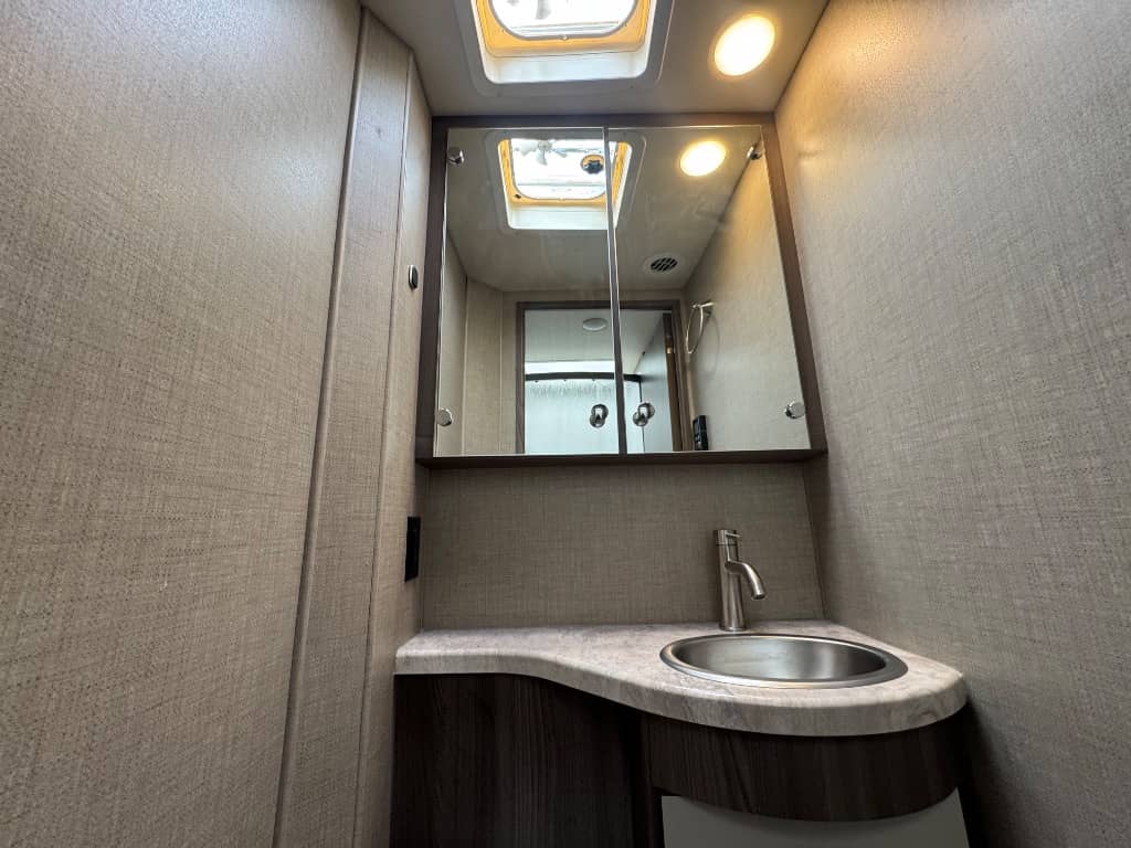 2022 Thor Motor Coach 2022 Thor Motor Coach Tiburon - thumbnail 15