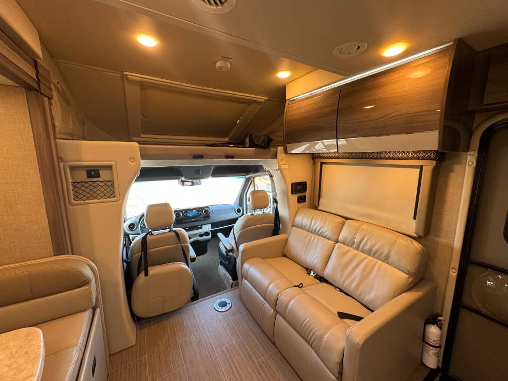 2022 Thor Motor Coach 2022 Thor Motor Coach Tiburon - thumbnail 20