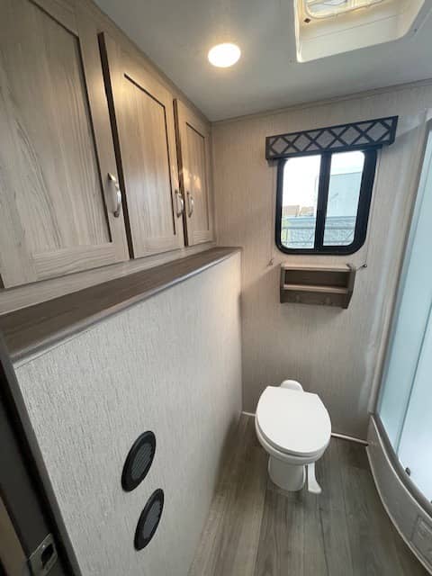 2021 Coachmen 2021 Coachmen Freedom Express Ultra Lite - thumbnail 13