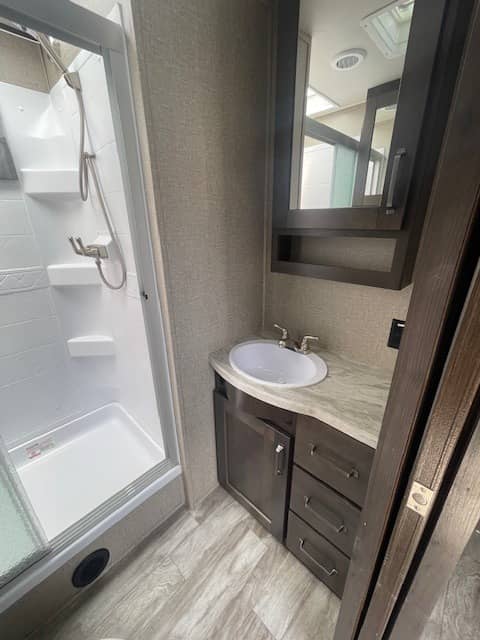 2022 Grand Design 2022 Grand Design Reflection - thumbnail 7