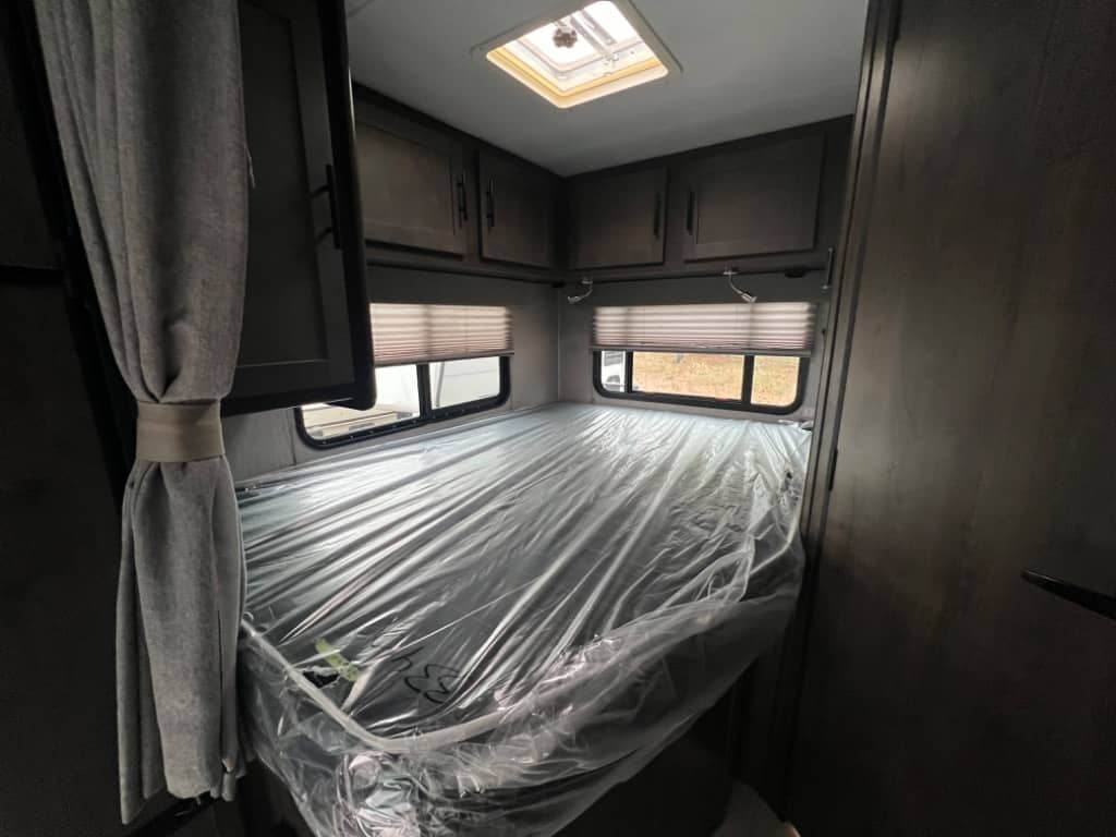 2023 Coachmen 2023 Coachmen Leprechaun - thumbnail 9