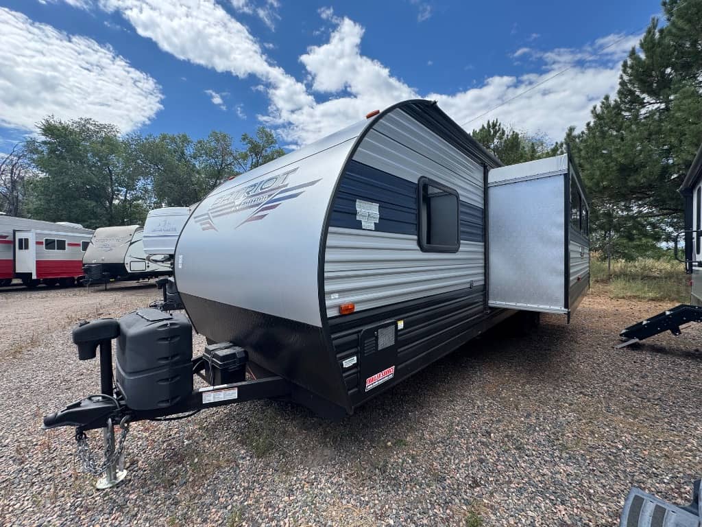 2022 Forest River 2022 Forest River Cherokee Grey Wolf Patriot Edition - thumbnail 3