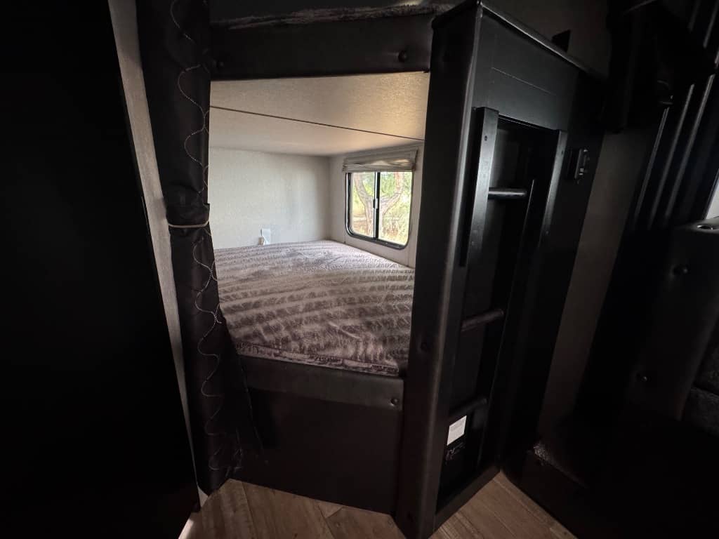 2022 Forest River 2022 Forest River Cherokee Grey Wolf Patriot Edition - thumbnail 11