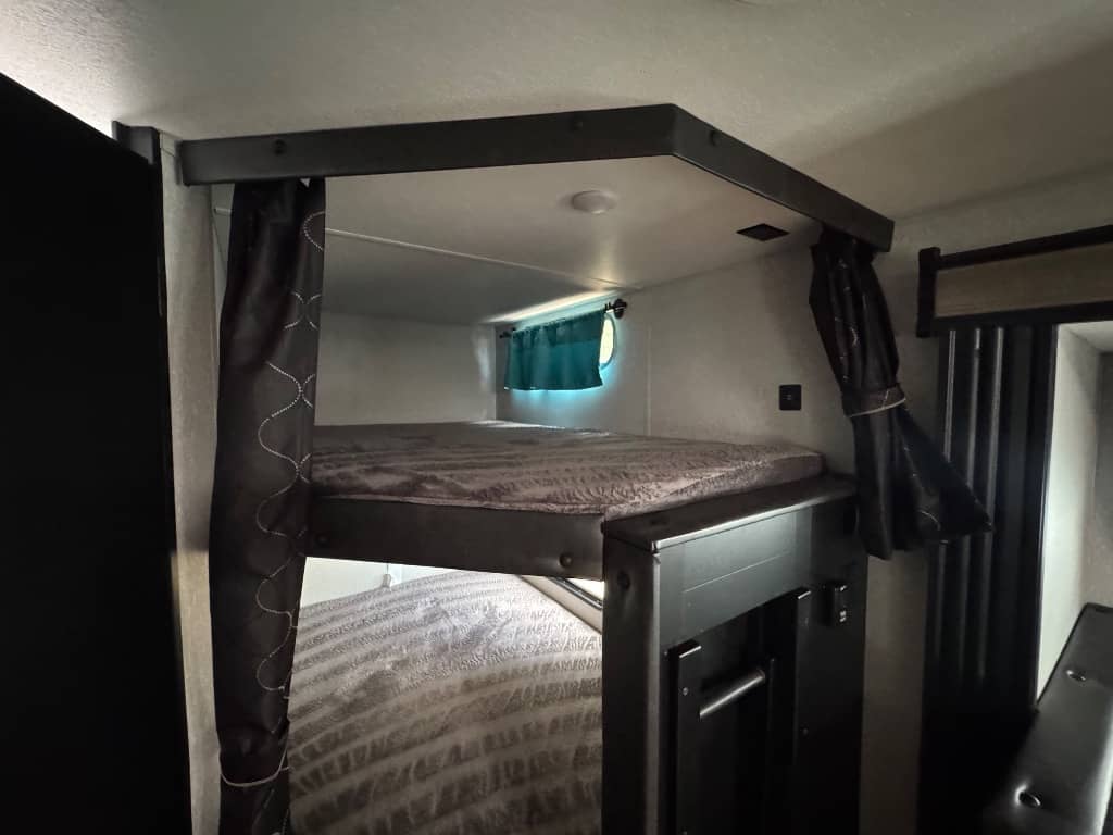 2022 Forest River 2022 Forest River Cherokee Grey Wolf Patriot Edition - thumbnail 12