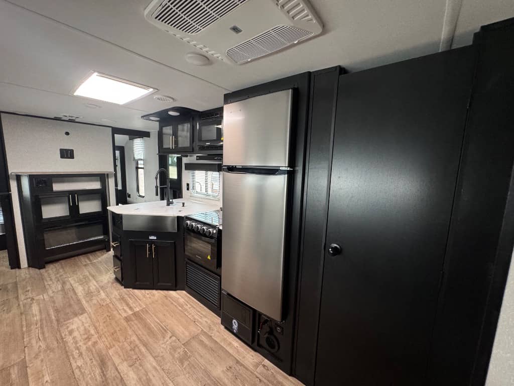 2022 Forest River 2022 Forest River Cherokee Grey Wolf Patriot Edition - thumbnail 15