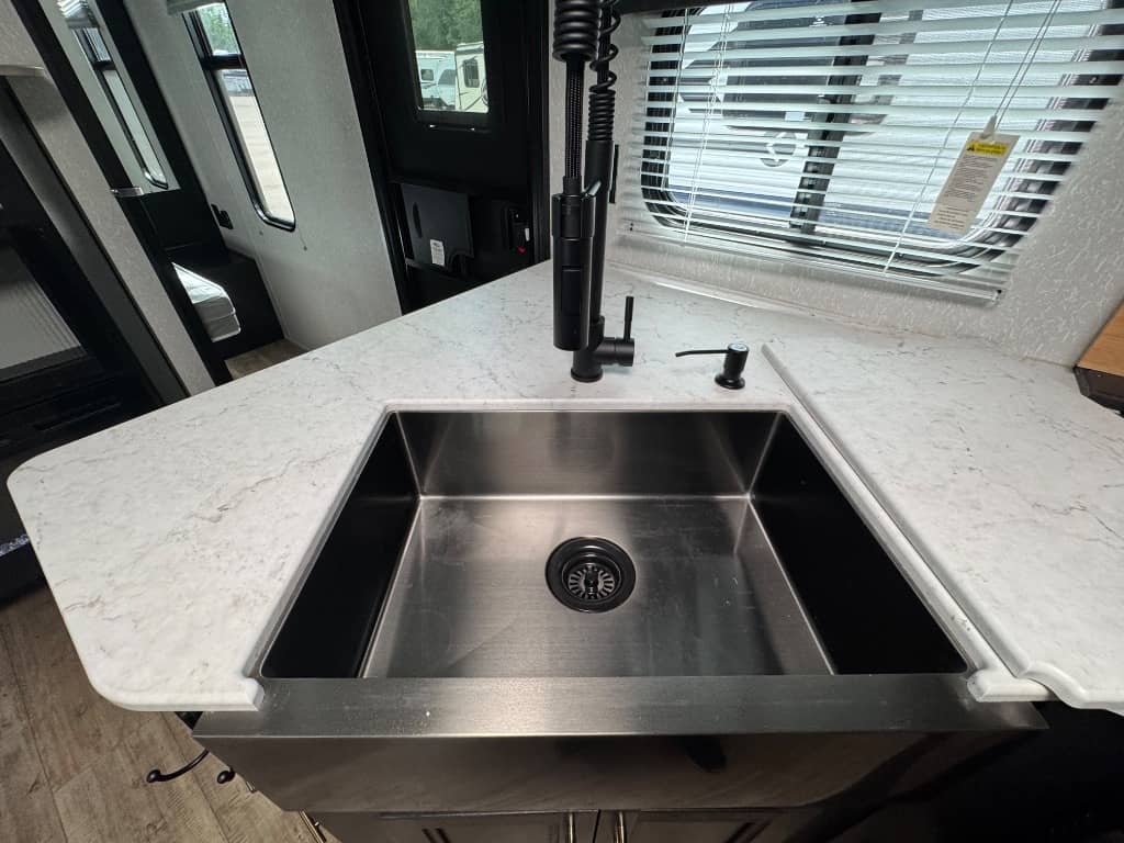 2022 Forest River 2022 Forest River Cherokee Grey Wolf Patriot Edition - thumbnail 20