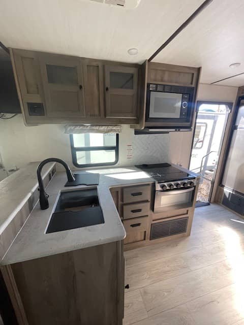 2022 Forest River 2022 Forest River Surveyor Legend - thumbnail 7