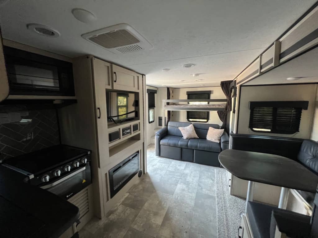 2022 Coachmen 2022 Coachmen Apex Ultra-Lite - thumbnail 7