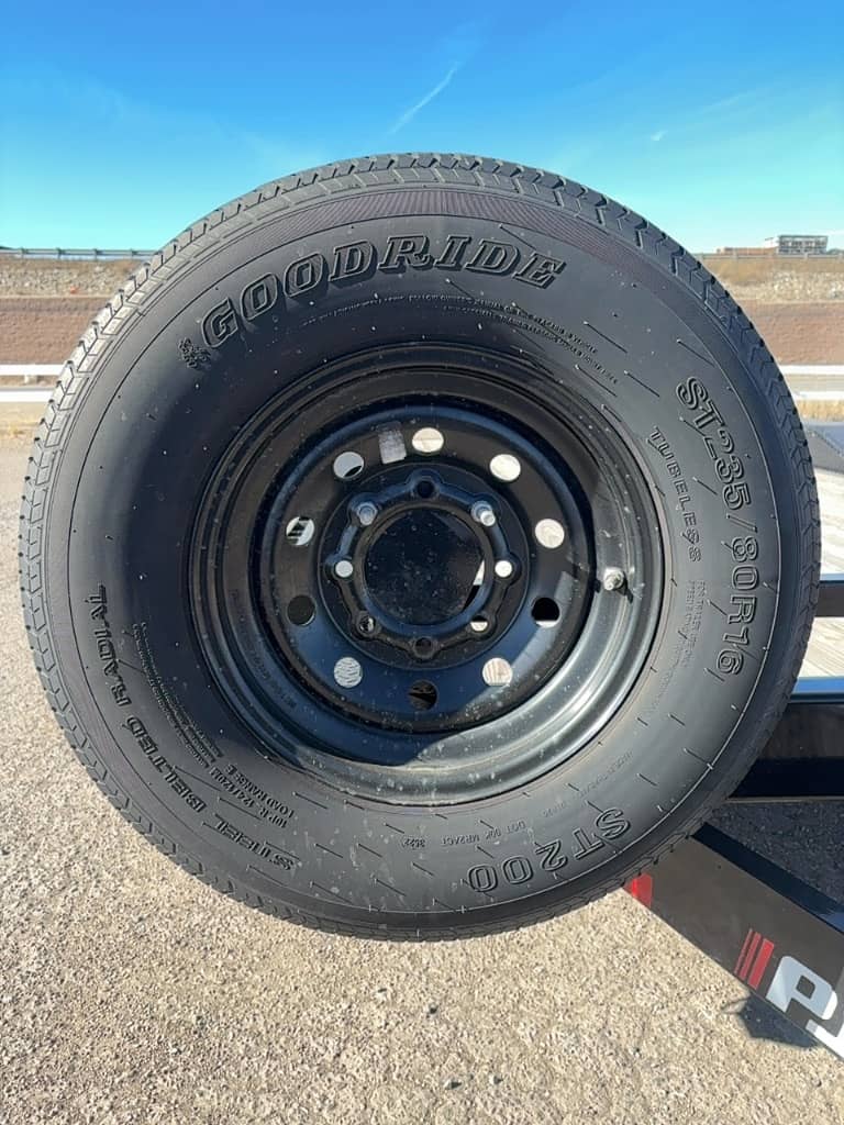 2023 PJ Trailers 2023 PJ Trailers 6" Channel Super-Wide - thumbnail 4