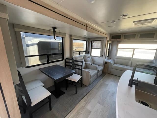 2023 Winnebago 2023 Winnebago Voyage - thumbnail 5