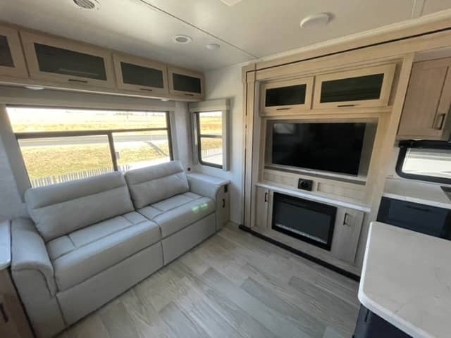 2023 Winnebago 2023 Winnebago Voyage - thumbnail 6