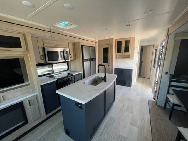 2023 Winnebago 2023 Winnebago Voyage - thumbnail 7