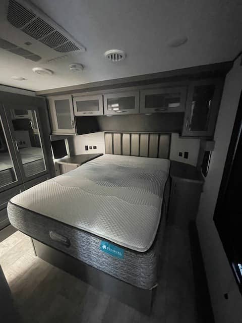 2023 Grand Design 2023 Grand Design Momentum M-Class - thumbnail 11