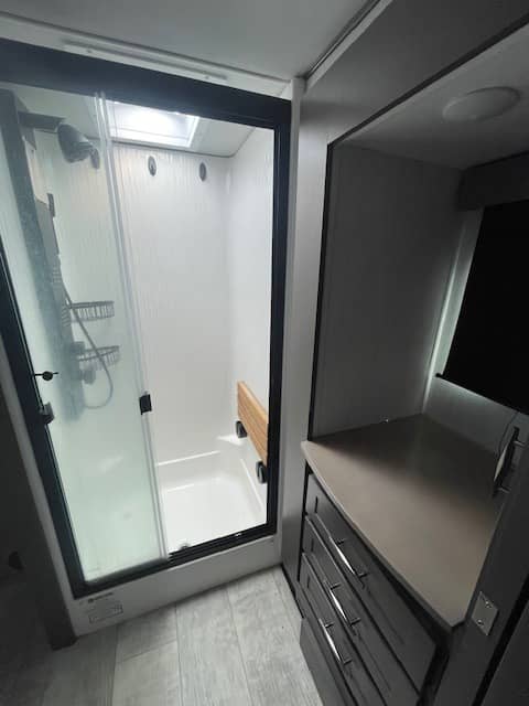 2023 Grand Design 2023 Grand Design Momentum M-Class - thumbnail 12