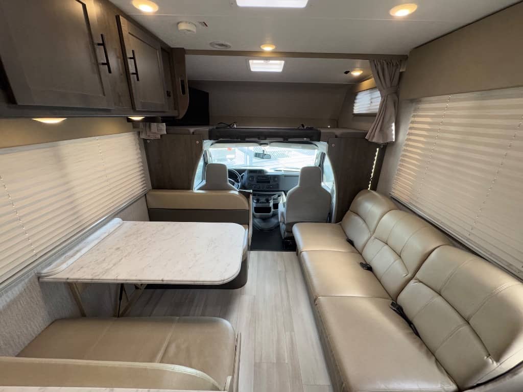 2023 Coachmen 2023 Coachmen Leprechaun - thumbnail 6