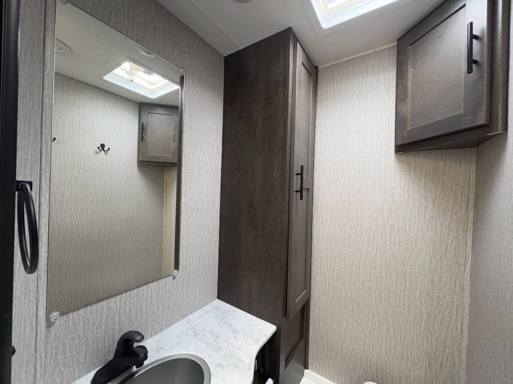 2023 Coachmen 2023 Coachmen Leprechaun - thumbnail 18