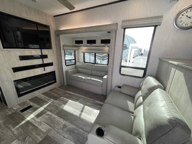 2023 Forest River 2023 Forest River Sierra - thumbnail 8