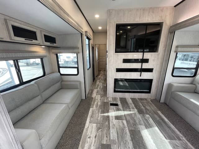 2023 Forest River 2023 Forest River Sierra - thumbnail 9