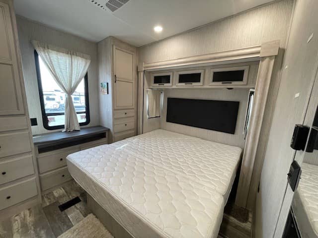 2023 Forest River 2023 Forest River Sierra - thumbnail 13