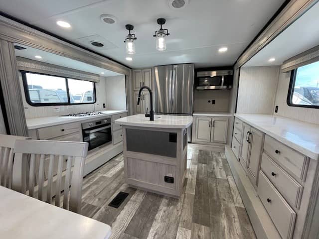 2023 Forest River 2023 Forest River Sierra - thumbnail 16