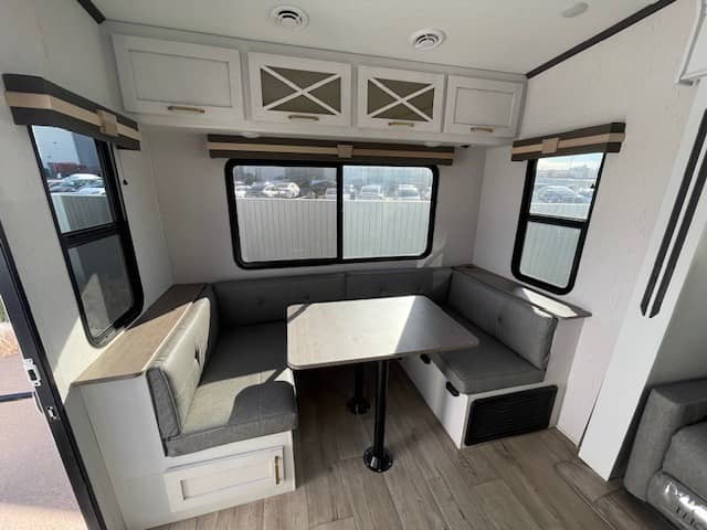 2023 Dutchmen 2023 Dutchmen Astoria - thumbnail 4