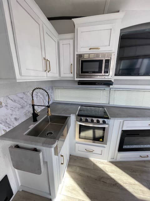 2023 Dutchmen 2023 Dutchmen Astoria - thumbnail 8