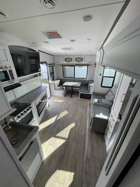 2023 Dutchmen 2023 Dutchmen Astoria - thumbnail 9