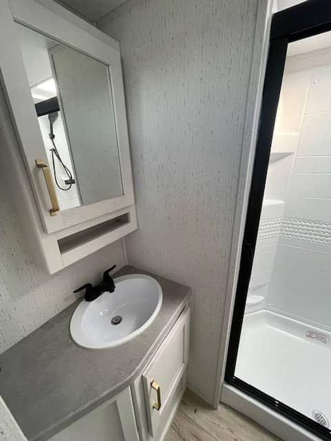 2023 Dutchmen 2023 Dutchmen Astoria - thumbnail 11