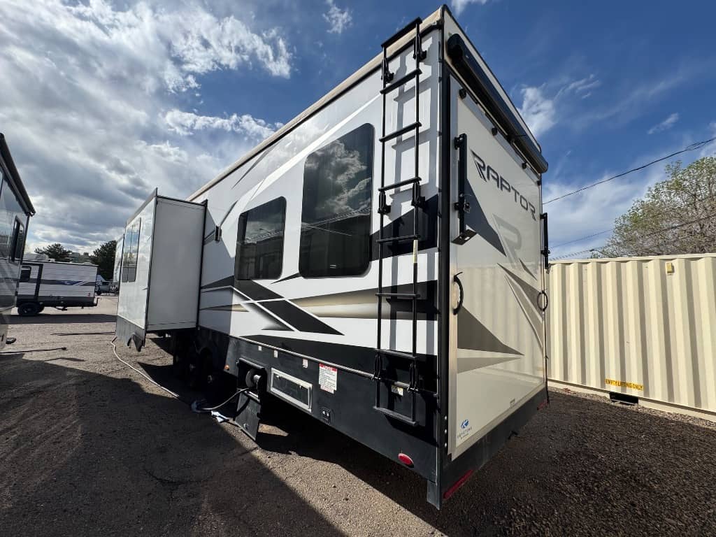 2023 Keystone RV 2023 Keystone RV Raptor - thumbnail 4