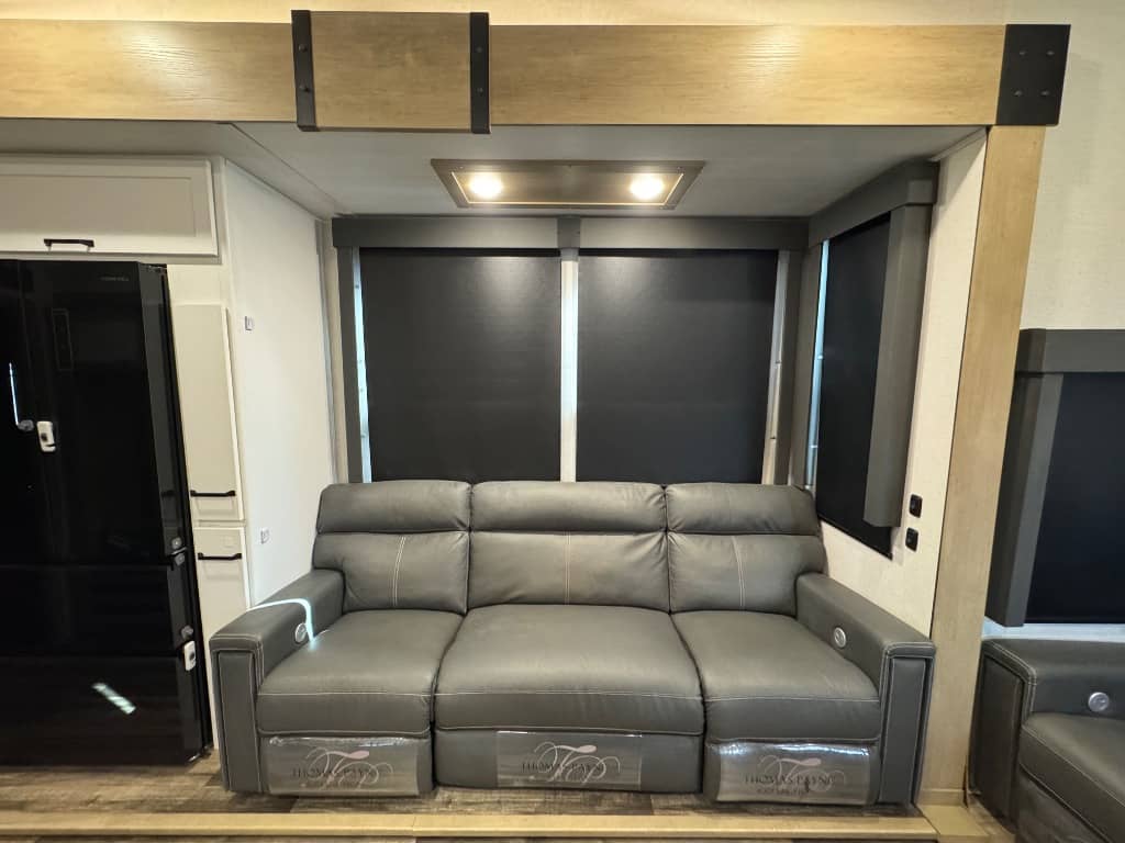 2023 Keystone RV 2023 Keystone RV Raptor - thumbnail 8