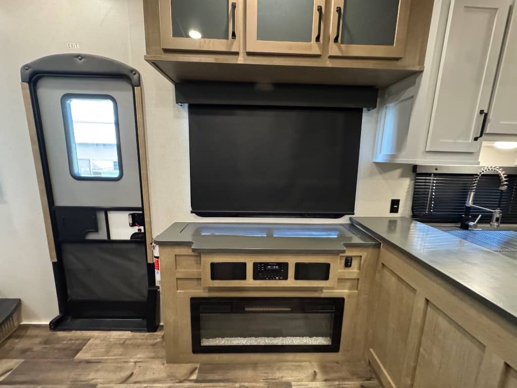 2023 Keystone RV 2023 Keystone RV Raptor - thumbnail 12