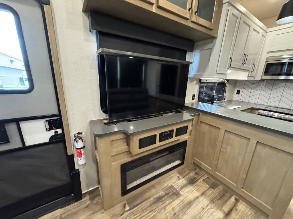 2023 Keystone RV 2023 Keystone RV Raptor - thumbnail 13