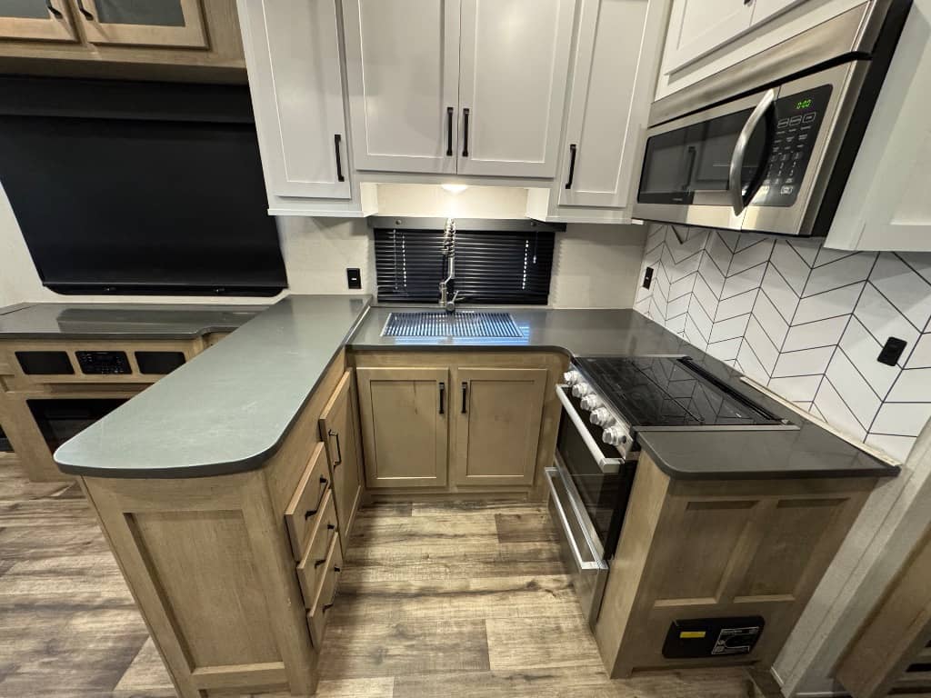 2023 Keystone RV 2023 Keystone RV Raptor - thumbnail 14