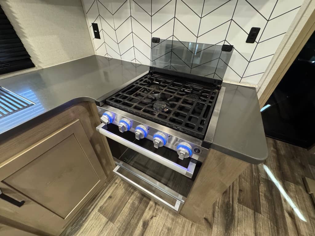 2023 Keystone RV 2023 Keystone RV Raptor - thumbnail 15