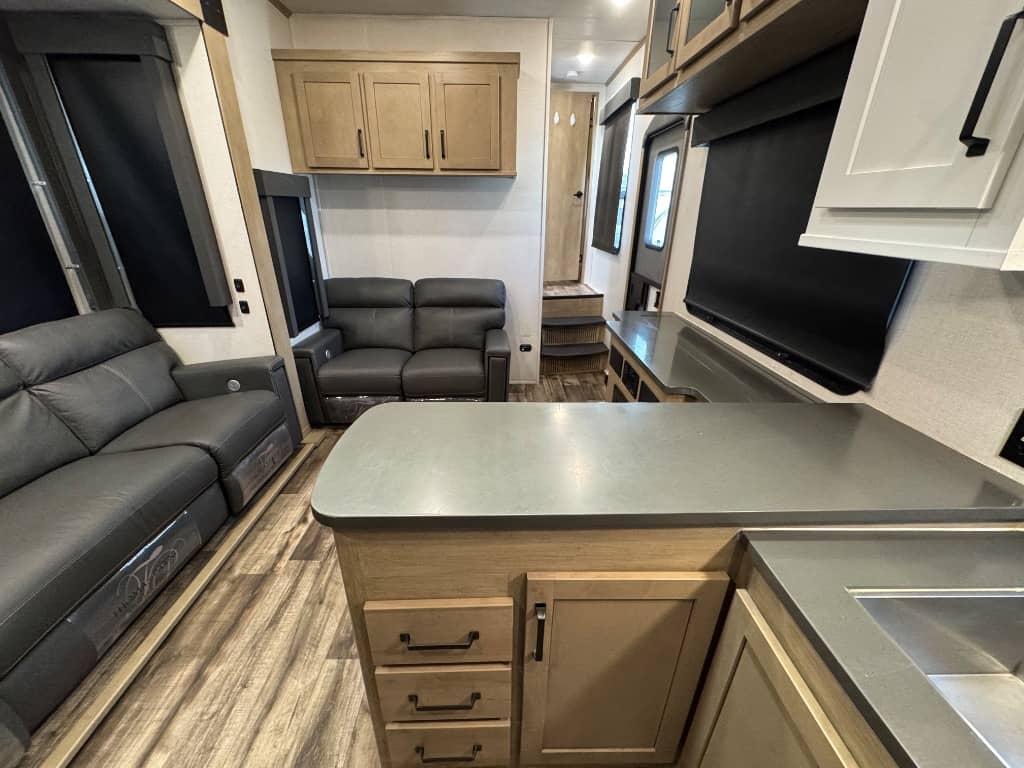 2023 Keystone RV 2023 Keystone RV Raptor - thumbnail 18