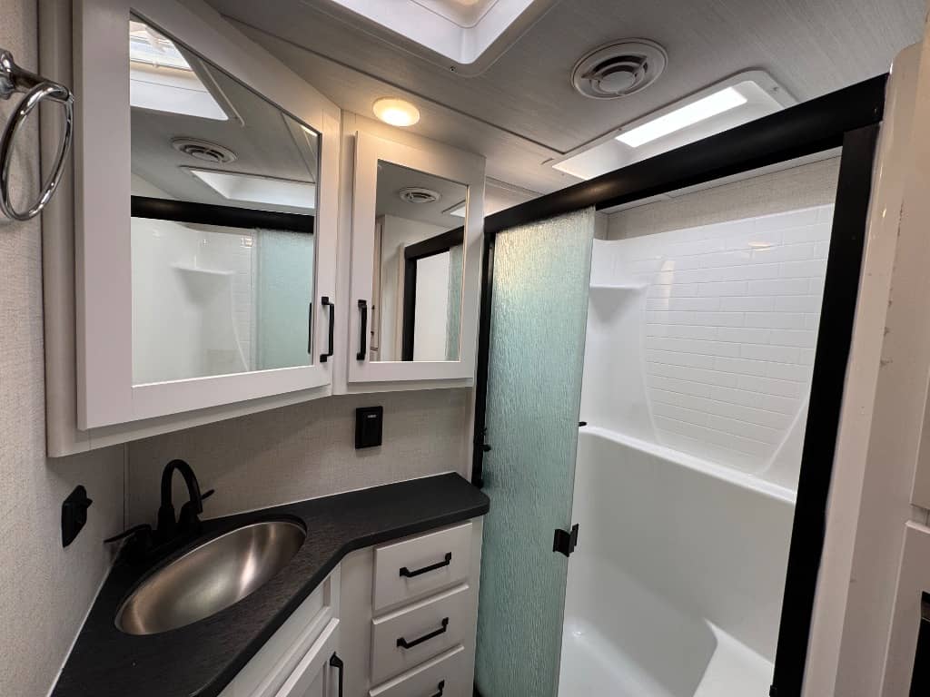 2023 Keystone RV 2023 Keystone RV Raptor - thumbnail 21