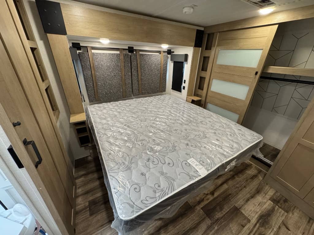 2023 Keystone RV 2023 Keystone RV Raptor - thumbnail 22