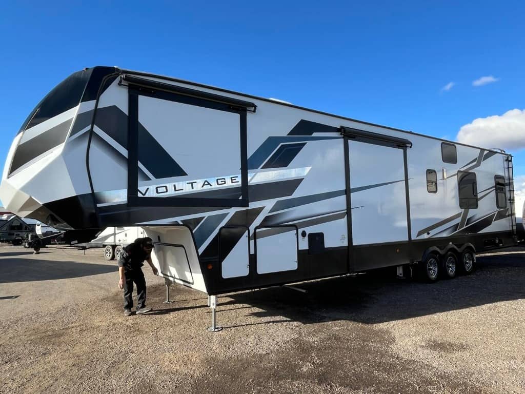 2023 Dutchmen 2023 Dutchmen Triton - thumbnail 3