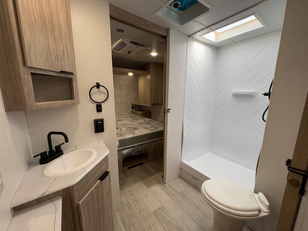 2024 Winnebago 2024 Winnebago Access - thumbnail 13