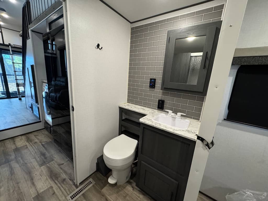 2024 Dutchmen 2024 Dutchmen Colorado - thumbnail 20