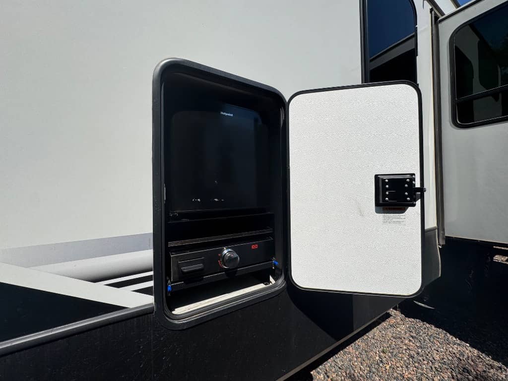 2024 Keystone RV 2024 Keystone RV Montana High Country - thumbnail 5