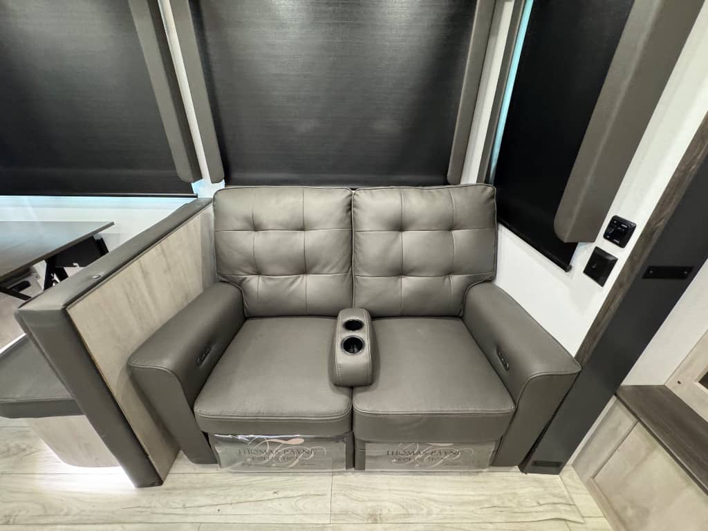 2024 Keystone RV 2024 Keystone RV Montana High Country - thumbnail 14