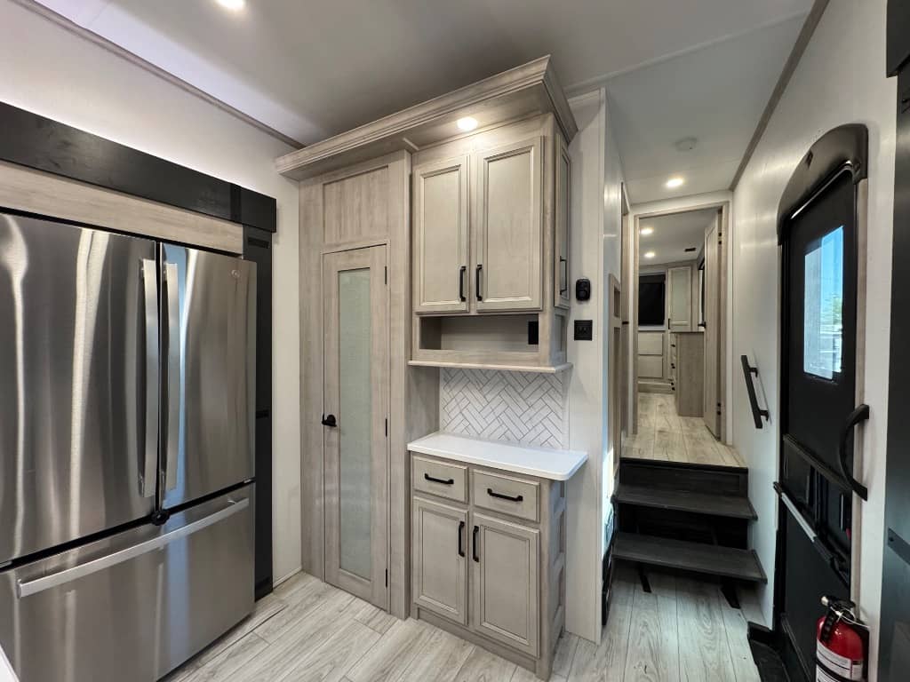 2024 Keystone RV 2024 Keystone RV Montana High Country - thumbnail 16